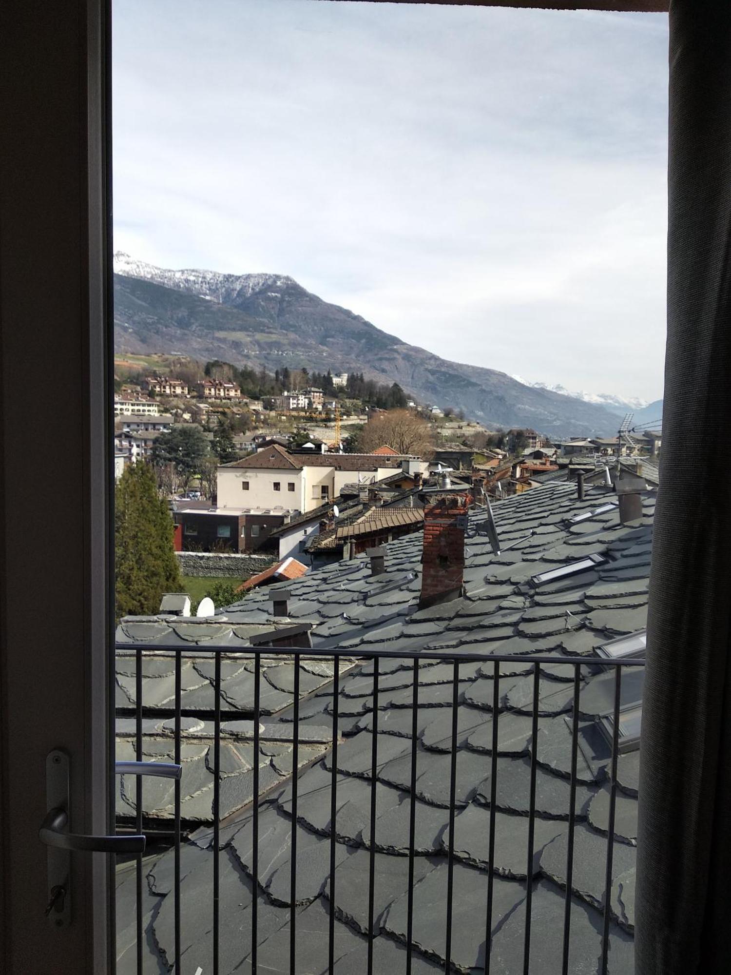 Maison Soleil - In Mansarda - Affitti Brevi Italia Αόστα Εξωτερικό φωτογραφία